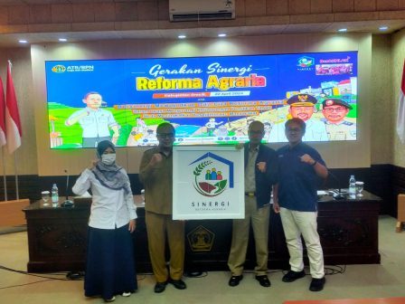 ATR BPN Gresik Luncurkan Gerakan Sinergi Reforma Agraria (GSRA), Salurkan Bantuan CSR ke 200 KK di Desa Kemudi Kerjasama PLN dan Petrokimia&nbsp;Gresik