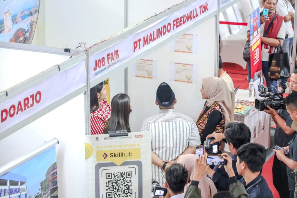 Hadirkan Testimonial dan Penghargaan Instansi Penerima Disabilitas, Bupati Gresik Resmi Membuka Job Fair&nbsp;2024