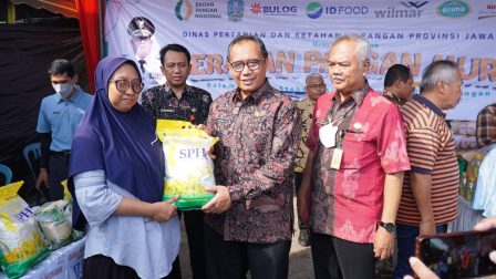Pemkab Gresik dan Pemprov Jatim Gelar Pasar Murah, Jaga Stabilitas Pasokan dan Harga Pangan (SPHP) menjelang Hari Raya Idul Adha,