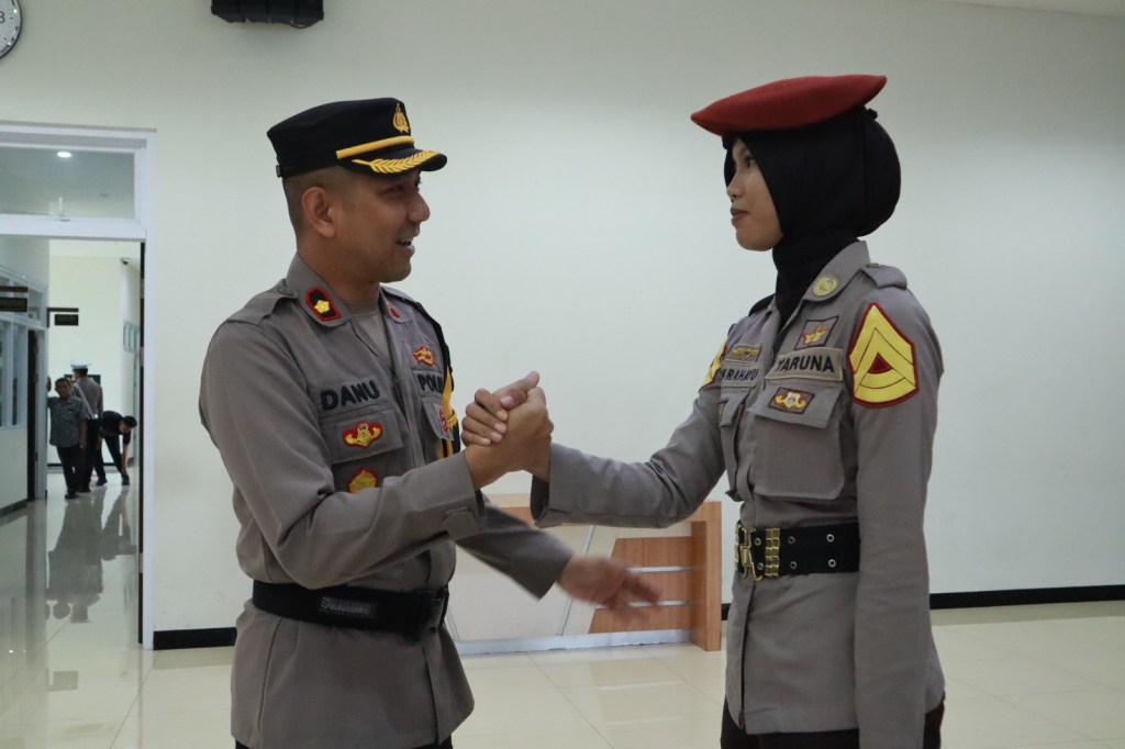 Polres Gresik Gelar Upacara Penutupan dan Pelepasan Latja Taruna Akpol TK II Batalyon Adhi Wiratama Tandai Kesuksesan Pembinaan Generasi Muda Polri