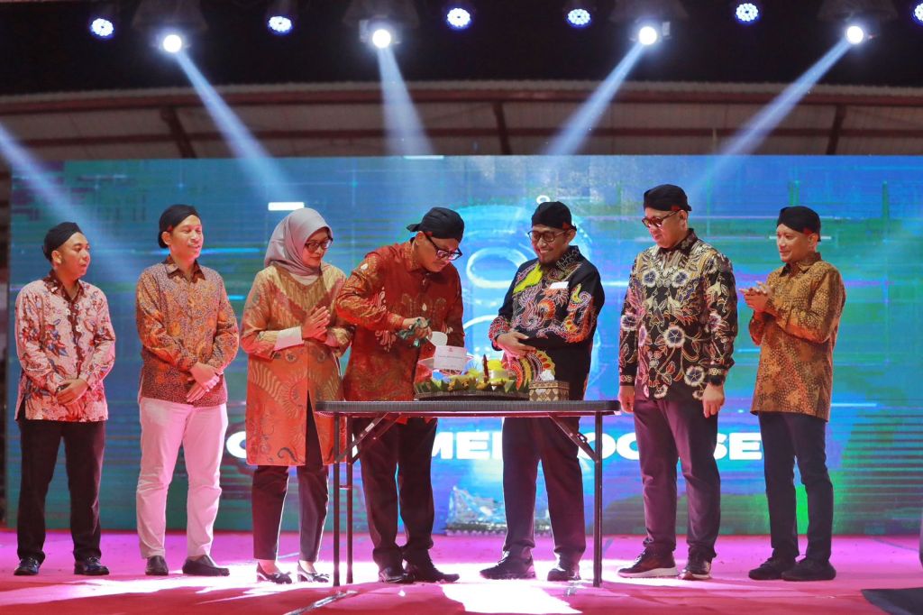 Rayakan Hari Pelanggan Nasional, PLN Resmikan Identitas Baru Guna Perkuat Layanan di Kepulauan Madura